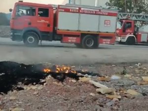 Bursa’da Tutuşan Ambalajlardan Bir Kamyon Alev Alev Yandı