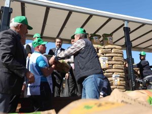 Kahramankazan Belediyesi’nden 550 Çiftçiye Buğday Ve Arpa Tohumu Desteği