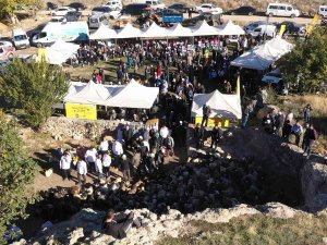 Konya Büyükşehir Kızılören’de Mağaradan Peynir Çıkarma Geleneğini Yaşatıyor