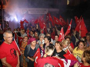 Mezitli’de Cumhuriyet Coşkusu Caddelere Sığmadı