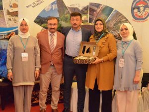 Genel Başkan Yardımcısı Hamza Dağ, Emet Standını Gezdi