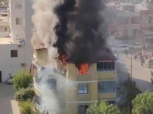 Adana’da Apartman Dairesi Alevlere Teslim Oldu