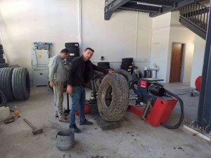 Selde İş Yerleri Yıkılan Sanayi Esnafı Yeni Dükkanlarında Hizmet Vermeye Başladı