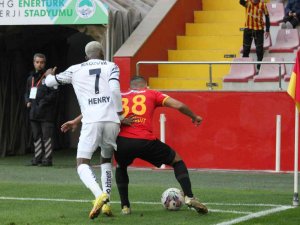Spor Toto Süper Lig: Kayserispor: 0 - Adana Demirspor: 1 (Maç Devam Ediyor)