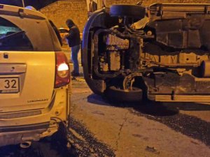 Saadet Partili Üyeleri Taşıyan Minibüs Devrildi: 8 Yaralı