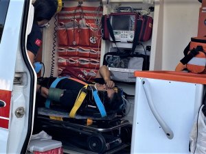 Paramotor İle İnşaat Alanına Düsen Polis Memuru Ve Kızı Ölümden Döndü