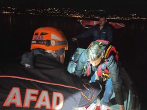 Teknenin Aküsü Bitince Gölde Mahsur Kaldılar