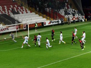 Tff 2. Lig: 24erzincanspor: 2 - Bursaspor: 0