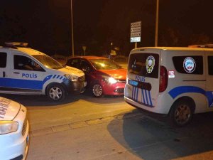 "Dur" İhtarına Uymadı, Polis Aracına Çarparak Durabildi
