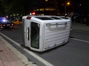 Elazığ’da Hafif Ticari Araç Yan Yattı: 1 Yaralı