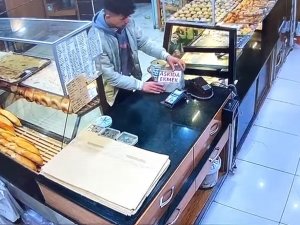 ’Askıda Ekmek’ Kumbarasını Çalan Şüpheli Kameraya Yansıdı