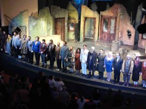 ’Buzlar Çözülmeden’ Oyunu Adana’da Sahnelendi