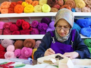 Küçücük Odadan Hayvanların Yününü Dünyaya İhraç Etmeyi Başardılar