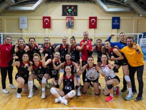 Tvf Kadınlar 2. Ligi: Bilecik Belediye Spor Kadın Voleybol Takımı:3 - Mfa Zonguldak Dsi̇:1