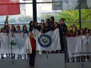 Kulaçlar Cumhuriyet İçin Atıldı