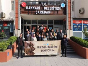 Hakkari’de 30 Genç İ̇stanbul’a Uğurlandı