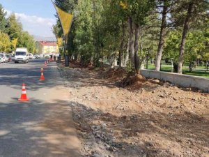 Bingöl’de Yol Çalışmaları Sürüyor