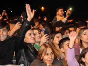 Cizre’de 100 Bin Kişi Müzik Festivalinde Buluştu