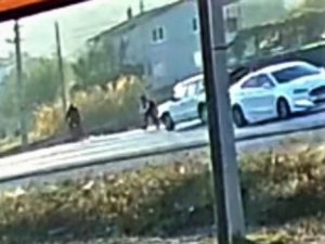 10 Yaşındaki Enes’e Kamyonetin Çarpma Anı Güvenlik Kamerasına Yansıdı
