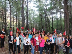 Tünektepe “Cumhuriyet Yolu’nda” Doğa Yürüyüşü