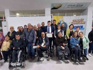 Engelsiz Kamp’ta Gönüllerince Eğlendiler