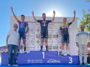 Torku Bisiklet Takımı Alanya’da Madalyaları Topladı