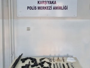 Sosyal Medyadan Silah Ve Kesici Alet Teşhir Eden Şüpheli Yakalandı