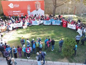 Efeler’de Doğa Tutkunlarından Cumhuriyet Yürüyüşü