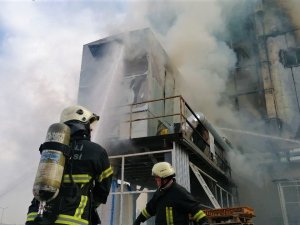 Mobilya İmalathanesinde Korkutan Yangın