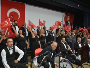 Ayvalık’ta Mesut Duran Müzik Derneği Korosu’ndan Unutulmaz Konser