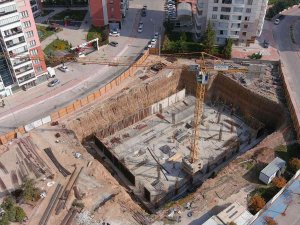 Başkan Altay Yenişehir Sosyal Tesisi Ve Lise Medeniyet Akademisi İnşaatını İnceledi