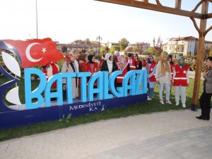 Başkan Güder’den Kadınlara Gezi Jesti