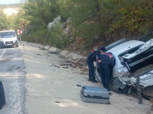 Antalya’da Trafik Kazası; 2 Yaralı