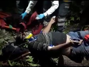 Hazine Arazisinde Odun Kesen Adama Kaya Parçası Çarptı