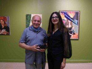 “Resim Ve Fotoğraf Kardeşliğinde Kadın” Sergisi Sanat Galerisi’nde Açıldı