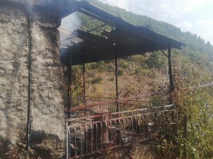 Patlayan Tüp Yangına Sebep Oldu, Ev Kullanılamaz Hale Geldi