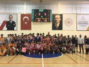 Karaman’da Düzenlenen Basketbol Turnuvası Sona Erdi