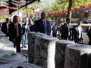 Bakan Ersoy, Erzincan’da Esnaf Ziyaretinde Bulundu