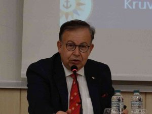 Doç. Dr. Cihat Yaycı: "Yunanistan’ın Karasularını 1 Mil Arttırmasına İzin Vermemeliyiz"