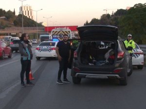 Kadıköy’de Ehliyetsiz Araç Kullanan Rap Şarkıcısı Denetime Takıldı
