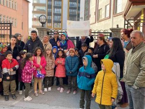 Niğde’de Veliler Öğretmen İçin Eylem Yaptı