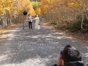Sonbahar Renkleriyle Bezenen Nemrut Krater Gölü Gelin Ve Damatların Doğal Stüdyosu Oldu