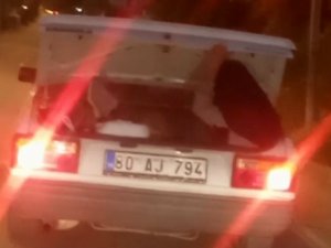 Otomobil Bagajındaki Tehlikeli Yolculuk Pes Dedirtti