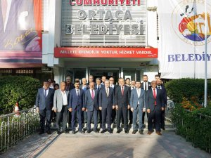 Mhp Genel Başkan Yardımcısı Ortaca Belediye Başkanı Uzundemir’ Ziyaret Etti