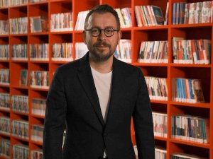 Cumhurbaşkanlığı’ndan Şef, Seyyah Ve Yazar Ömür Akkor’a Gastronomi Ödülü