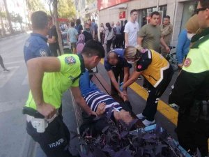 Bankta Baygın Halde Bulundu, Kendisini Uyandıran Ekiplere Demediğini Bırakmadı