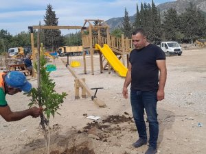 Kozan Merkez Ve Kırsaldı 22 Park Yapıldı