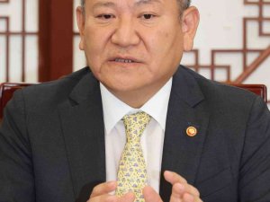 Güney Kore İ̇çişleri Bakanı Sang-min, Cadılar Bayramı Kutlamalarında Yaşananlar İçin Özür Diledi