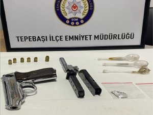 Şüpheli Şahıstan Silah Ve Uyuşturucu Madde Ele Geçirildi