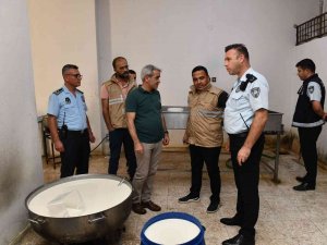 Mersin’de Kaçak Ve Sağlıksız Peynir İmalathanesi Mühürlendi